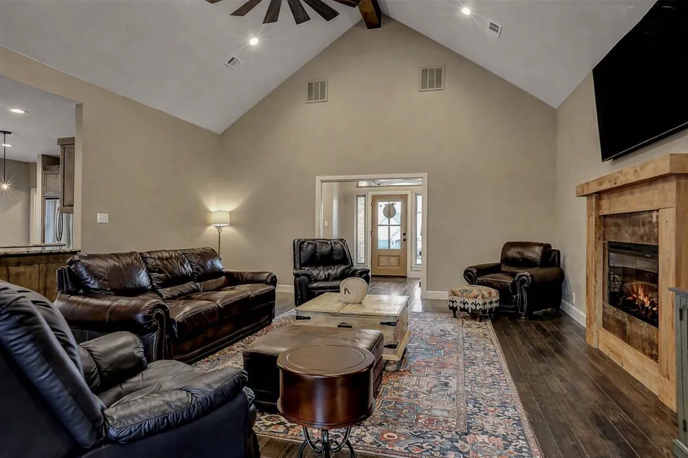 3818 Sumner Court Sherman, TX 75090