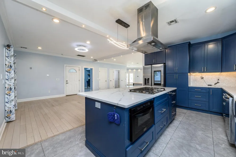 11 BROOK ROAD Kendall Park, NJ 08824