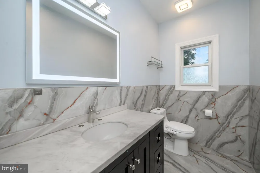 11 BROOK ROAD Kendall Park, NJ 08824