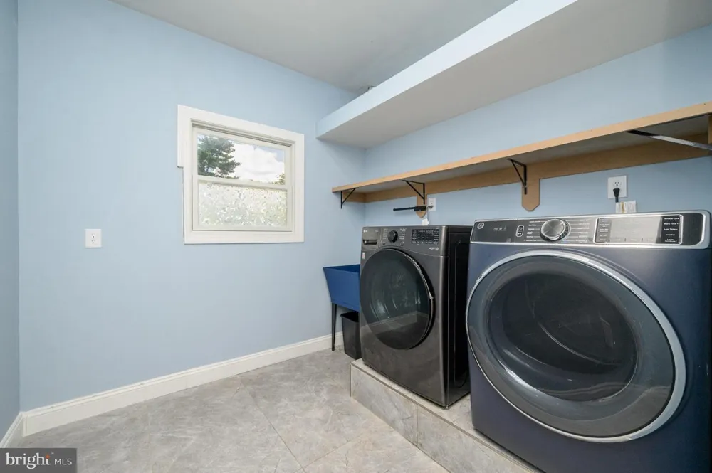 11 BROOK ROAD Kendall Park, NJ 08824