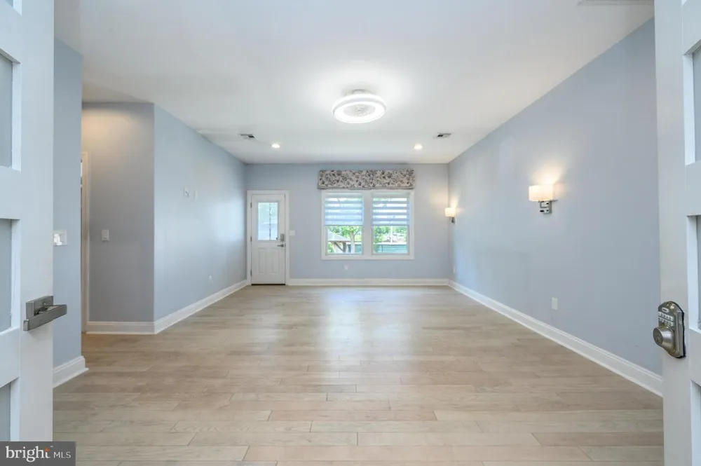11 BROOK ROAD Kendall Park, NJ 08824