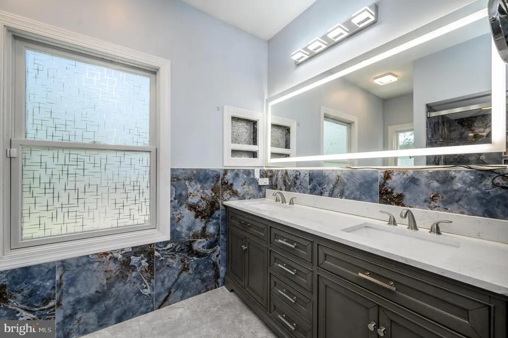 11 BROOK ROAD Kendall Park, NJ 08824