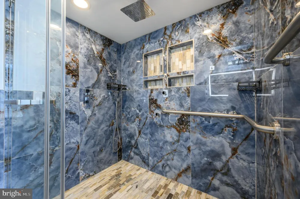 11 BROOK ROAD Kendall Park, NJ 08824