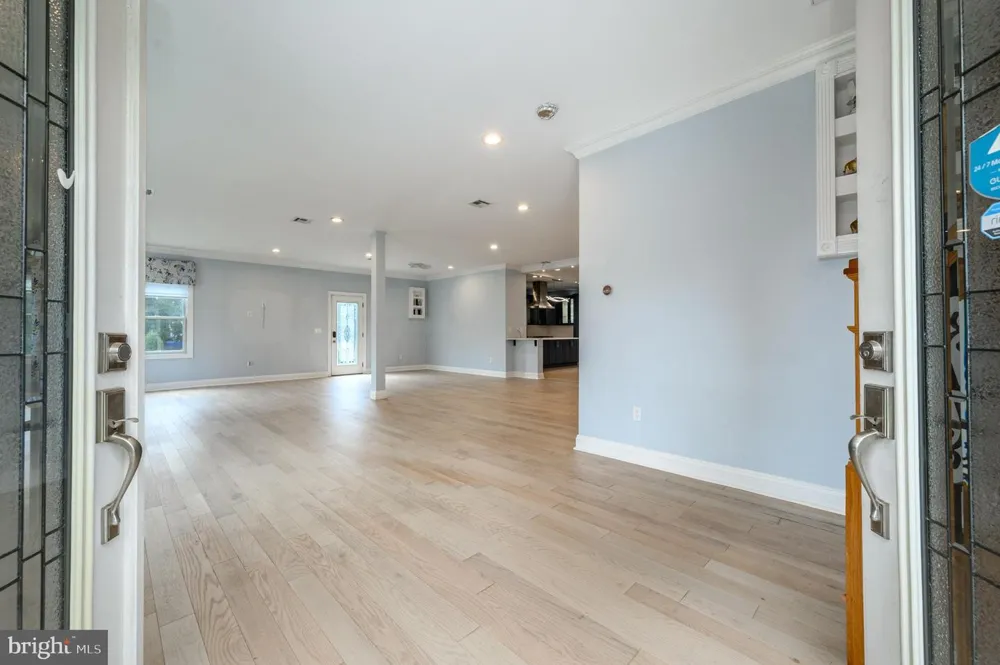 11 BROOK ROAD Kendall Park, NJ 08824