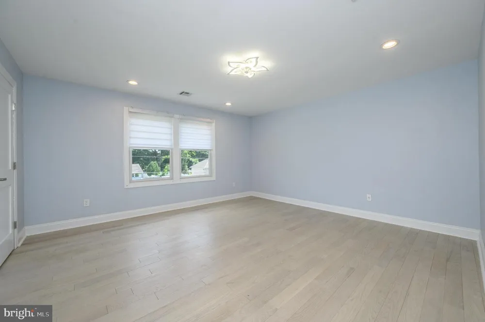 11 BROOK ROAD Kendall Park, NJ 08824