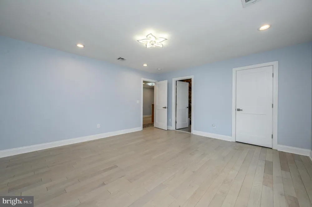 11 BROOK ROAD Kendall Park, NJ 08824