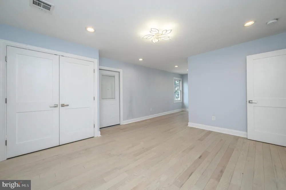 11 BROOK ROAD Kendall Park, NJ 08824