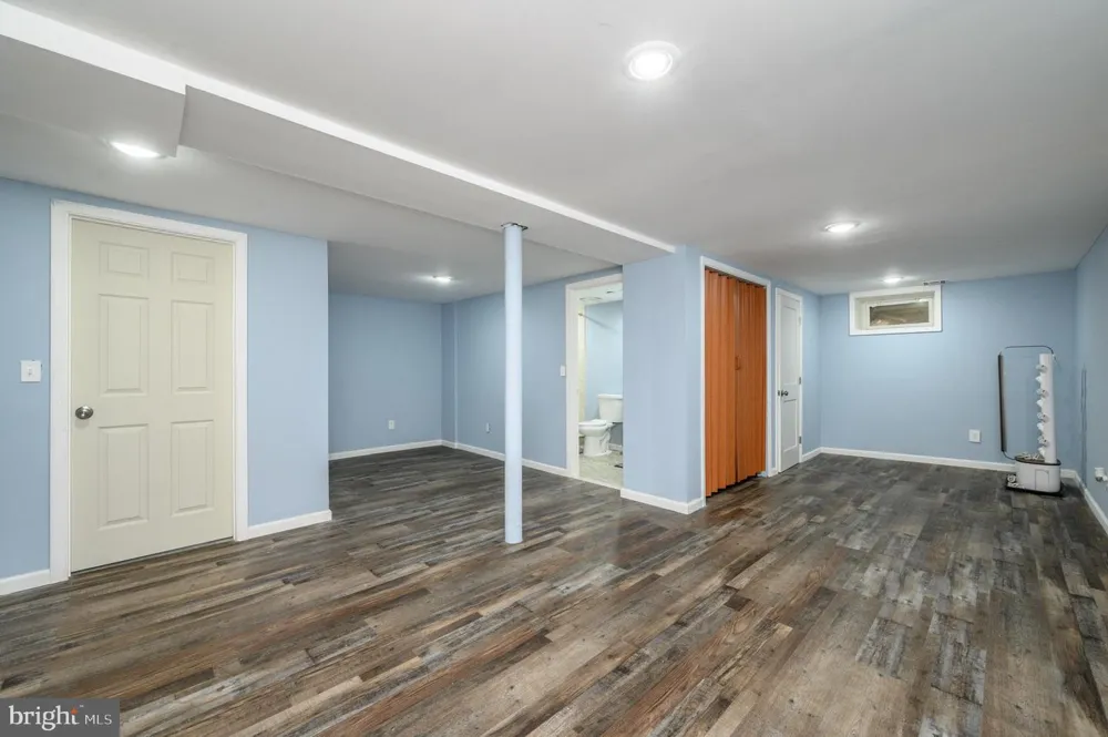11 BROOK ROAD Kendall Park, NJ 08824