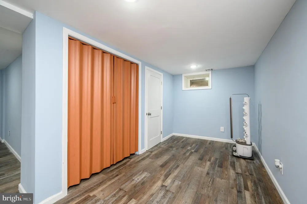 11 BROOK ROAD Kendall Park, NJ 08824