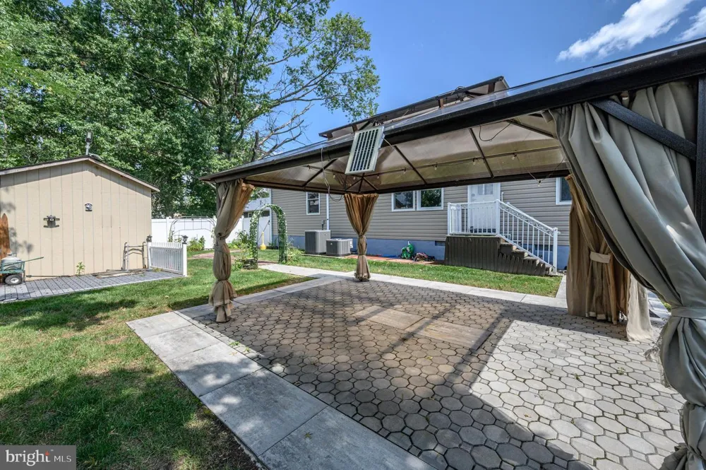 11 BROOK ROAD Kendall Park, NJ 08824