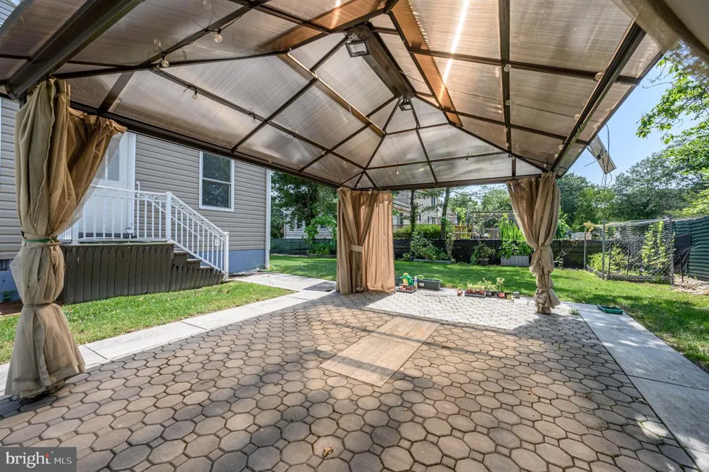 11 BROOK ROAD Kendall Park, NJ 08824