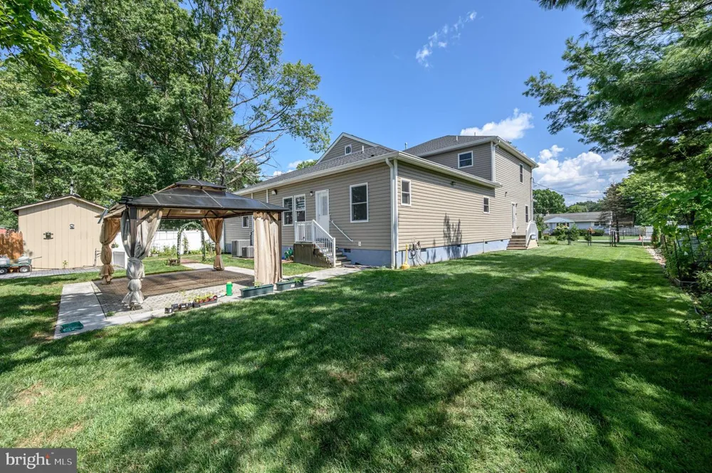 11 BROOK ROAD Kendall Park, NJ 08824
