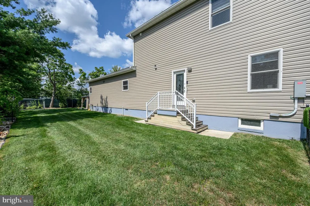11 BROOK ROAD Kendall Park, NJ 08824