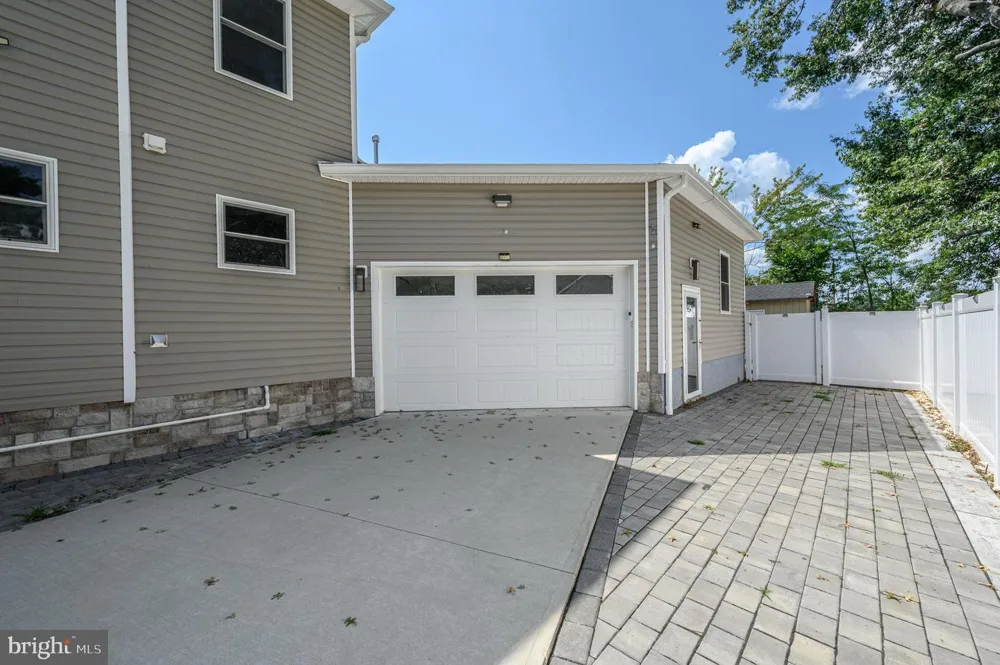 11 BROOK ROAD Kendall Park, NJ 08824