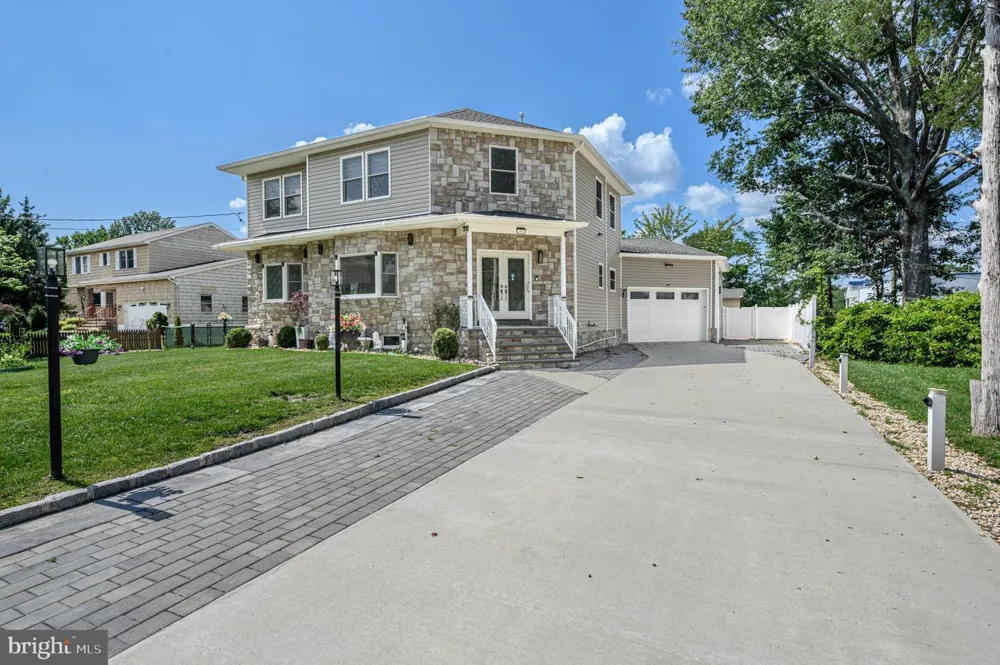 11 BROOK ROAD Kendall Park, NJ 08824