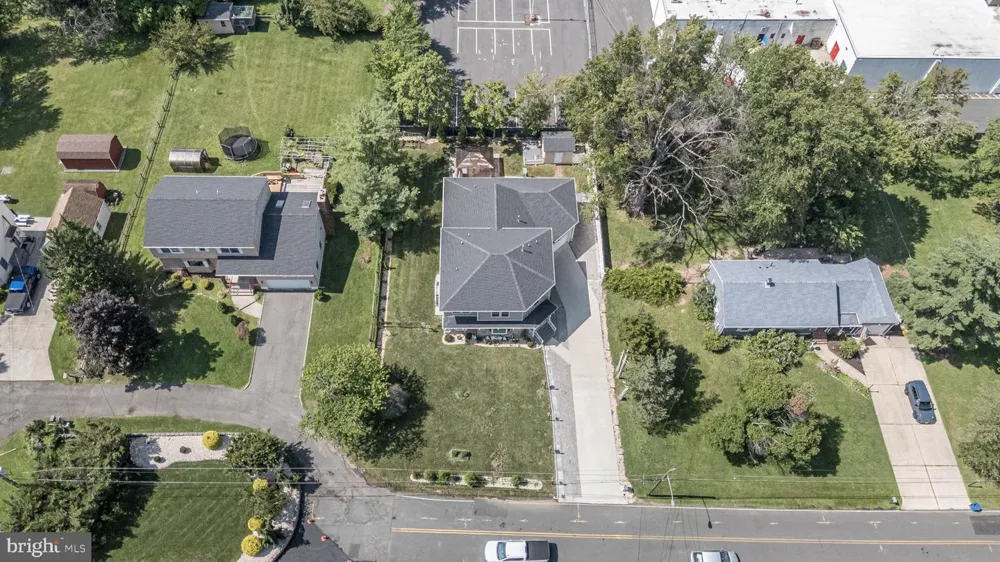 11 BROOK ROAD Kendall Park, NJ 08824