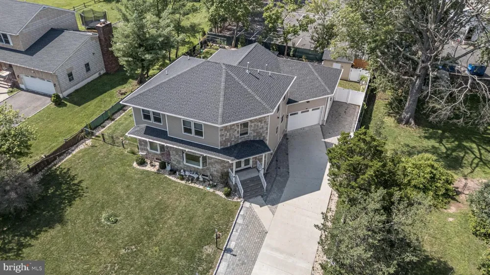 11 BROOK ROAD Kendall Park, NJ 08824
