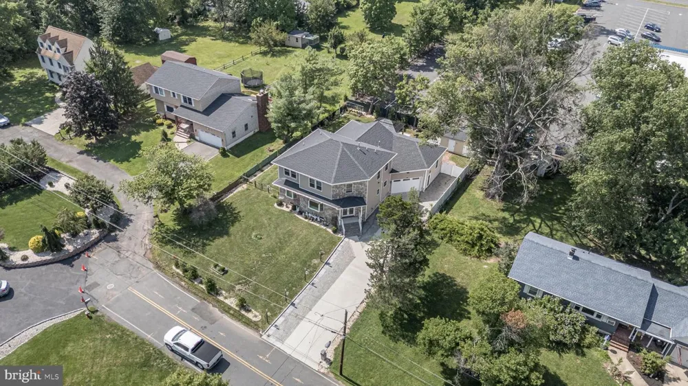 11 BROOK ROAD Kendall Park, NJ 08824