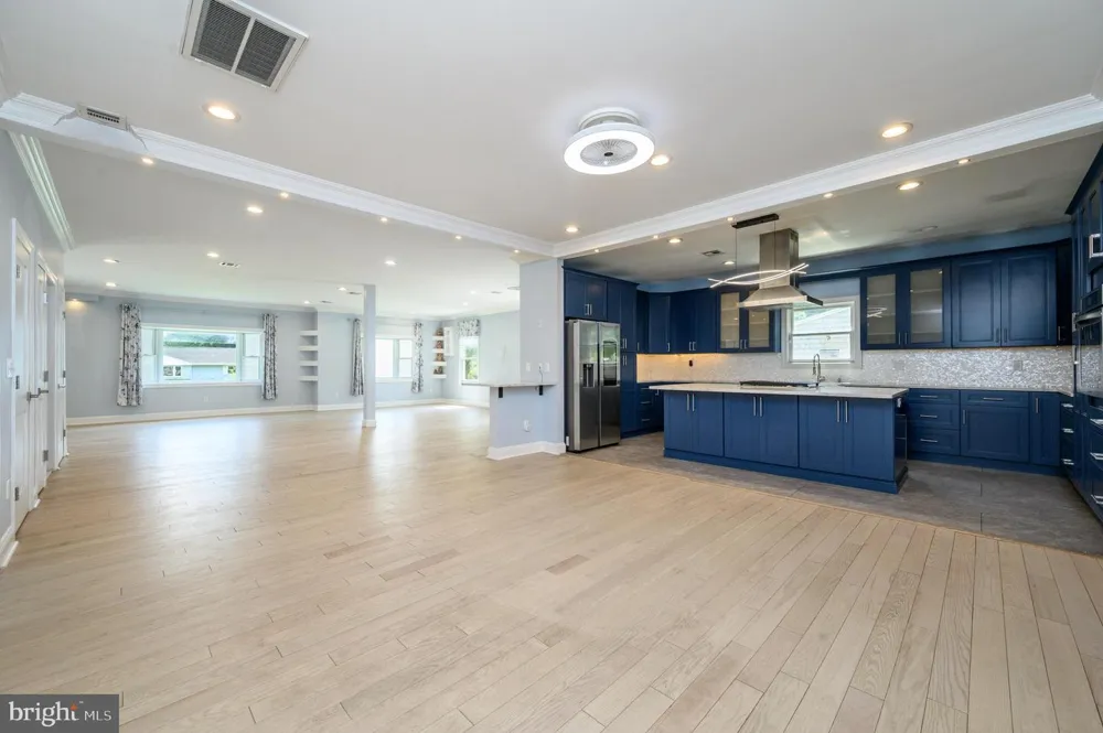 11 BROOK ROAD Kendall Park, NJ 08824
