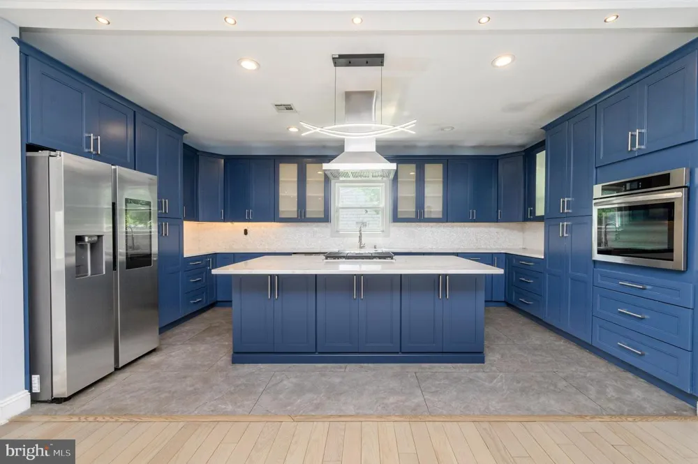11 BROOK ROAD Kendall Park, NJ 08824