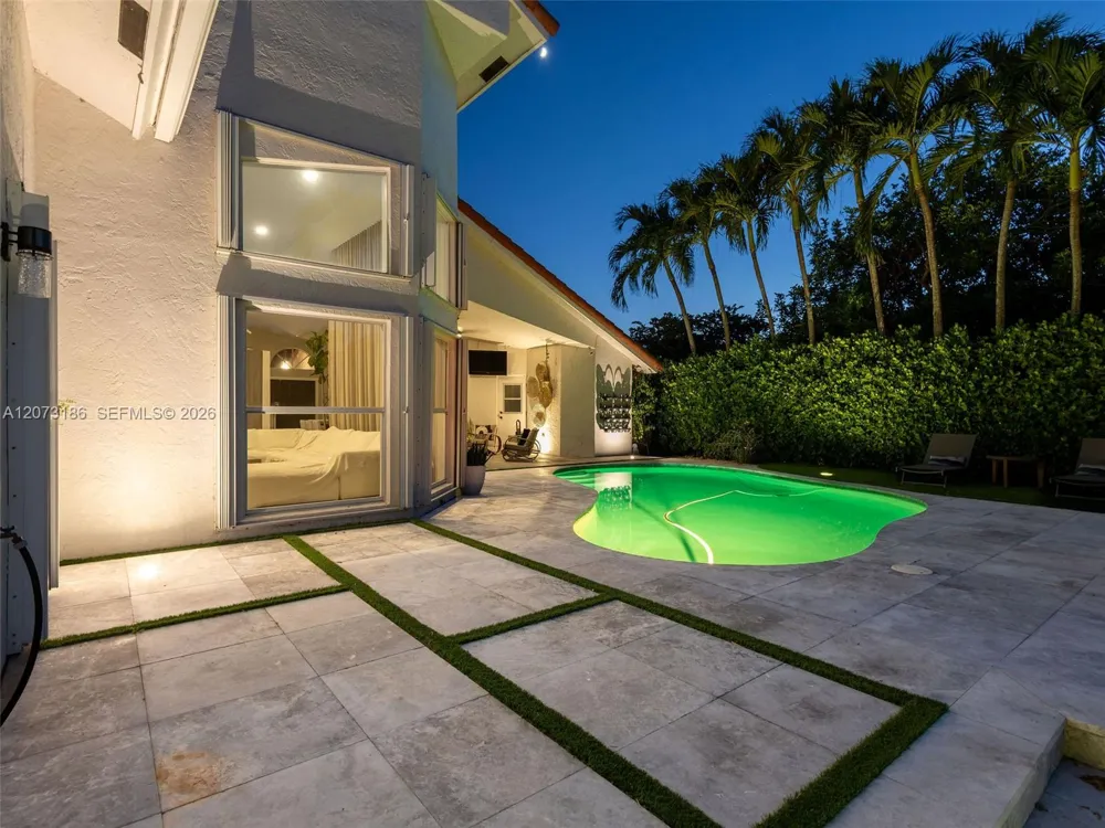 719 Crystal Ct Weston, FL 33326