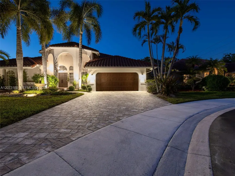 719 Crystal Ct Weston, FL 33326