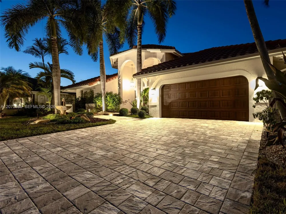 719 Crystal Ct Weston, FL 33326