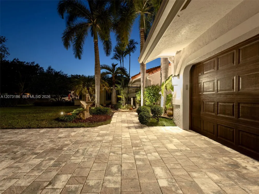 719 Crystal Ct Weston, FL 33326