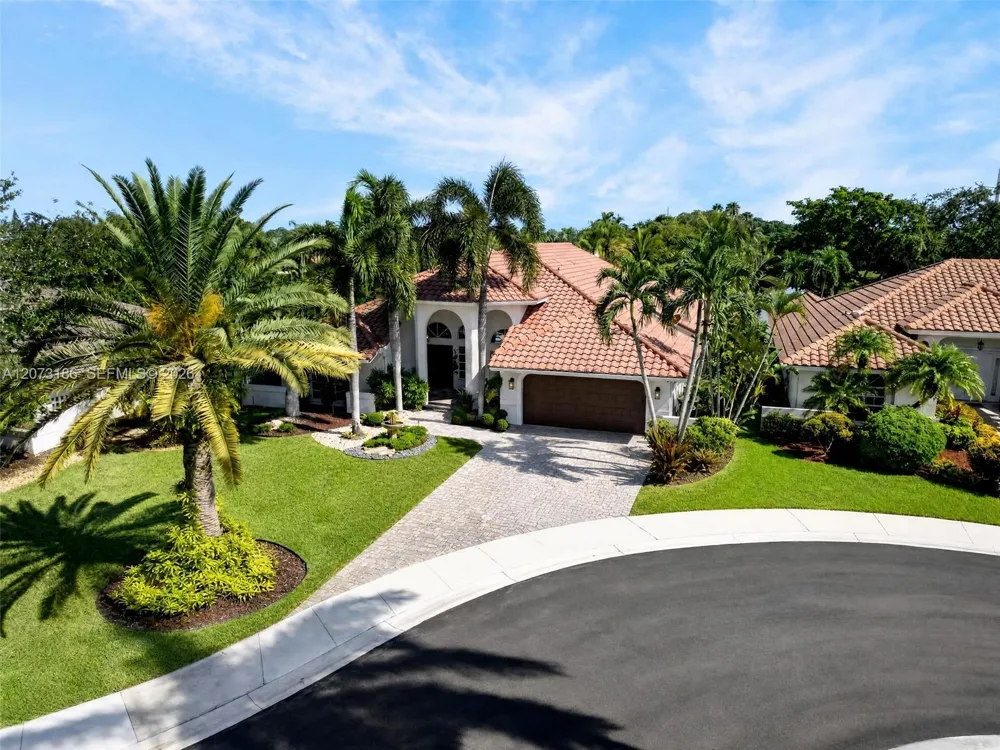 719 Crystal Ct Weston, FL 33326
