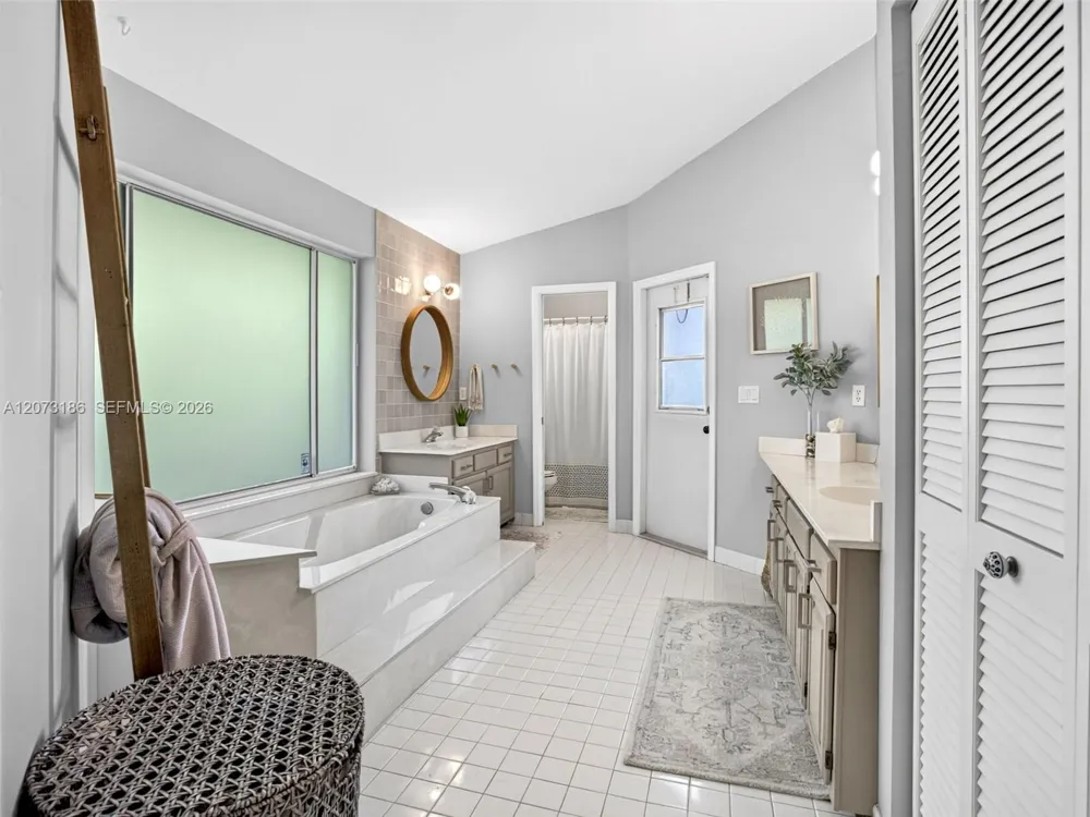 719 Crystal Ct Weston, FL 33326