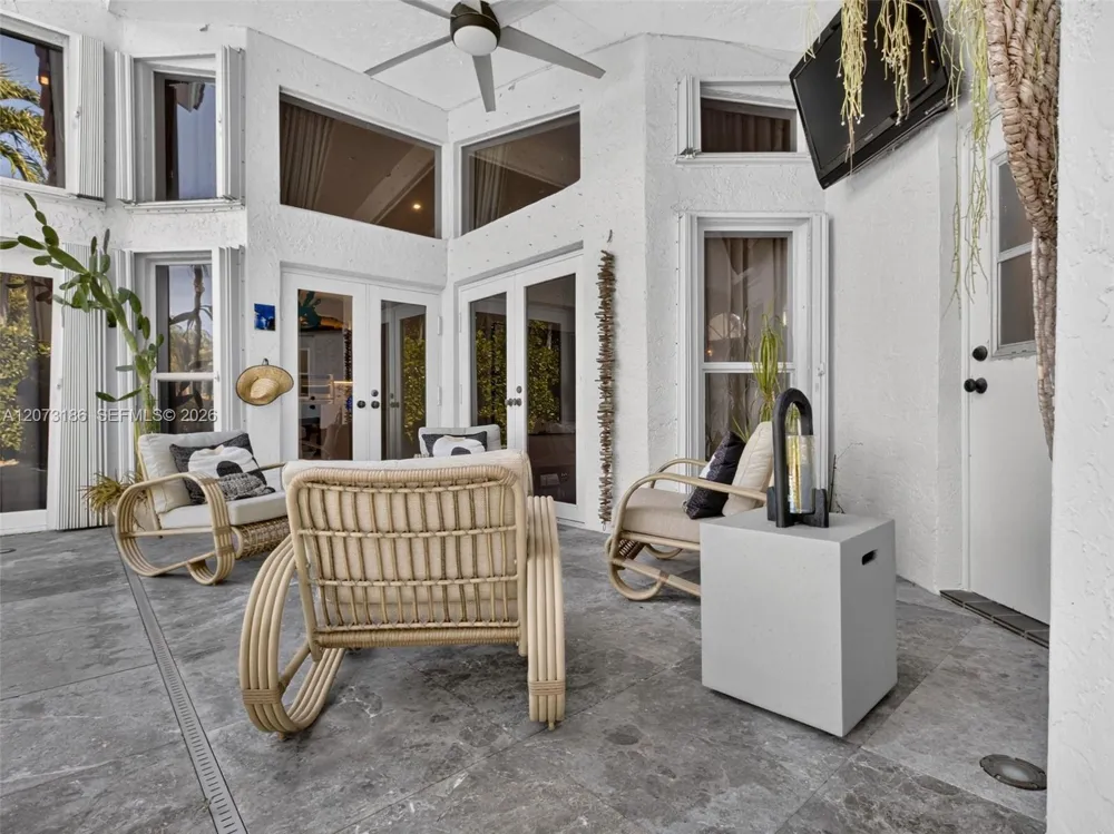719 Crystal Ct Weston, FL 33326