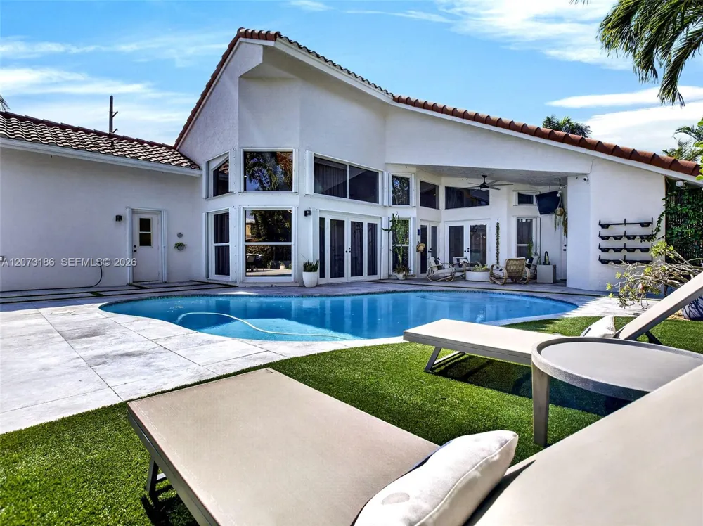 719 Crystal Ct Weston, FL 33326