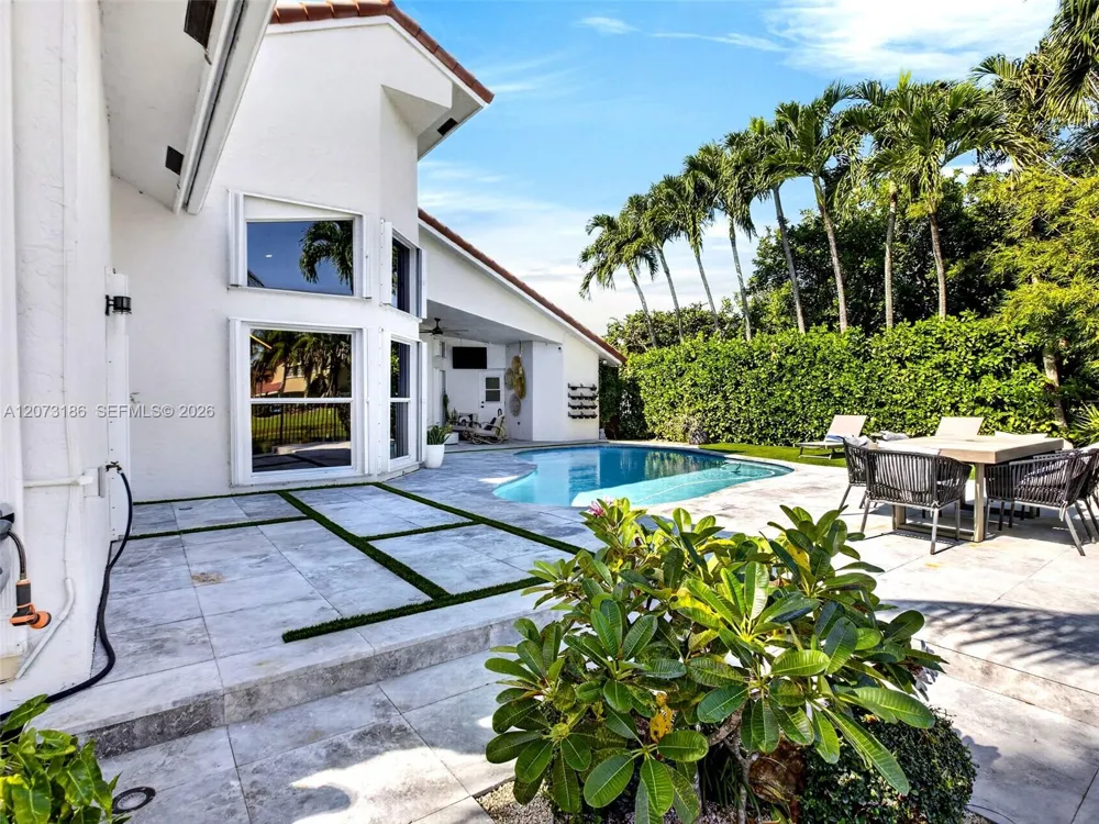 719 Crystal Ct Weston, FL 33326