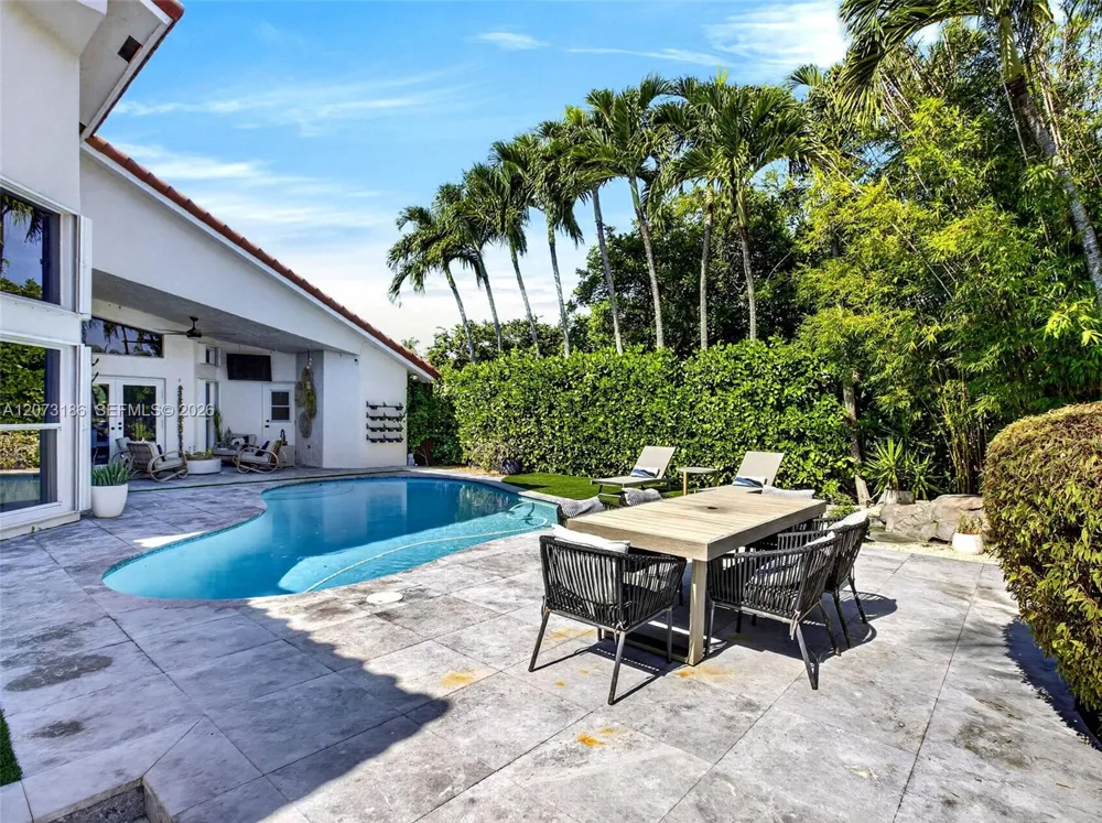 719 Crystal Ct Weston, FL 33326