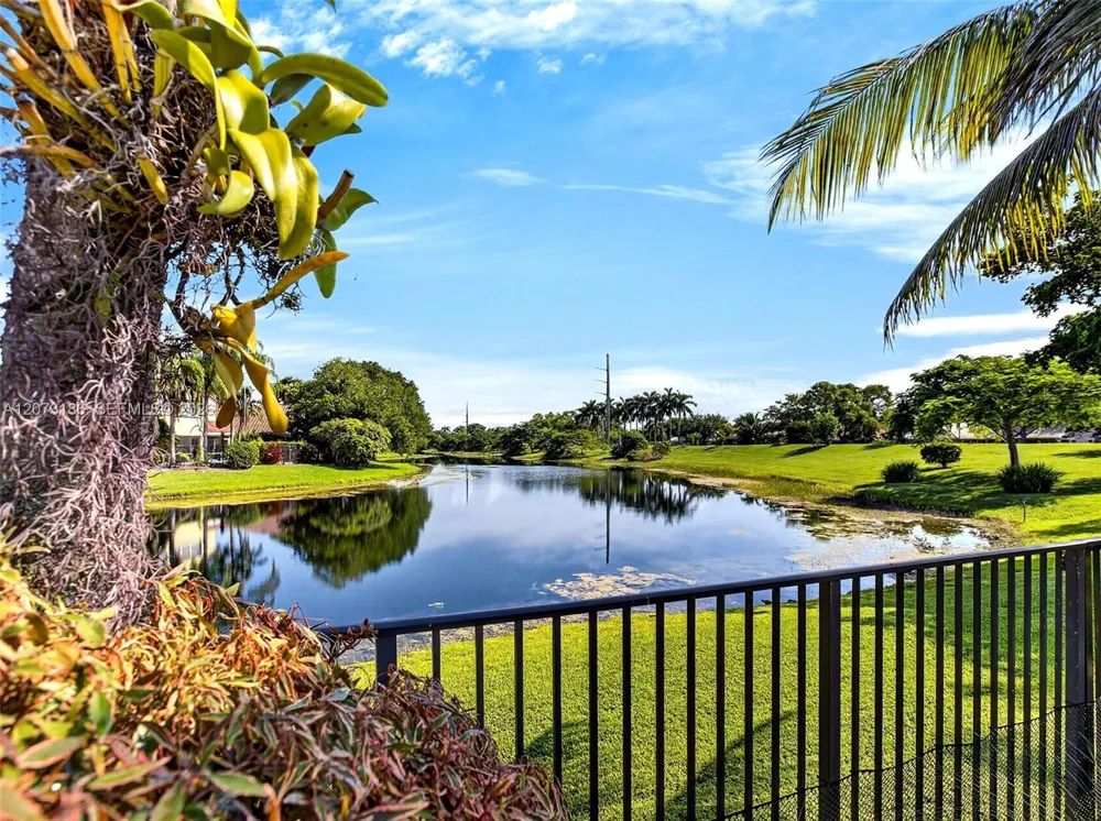 719 Crystal Ct Weston, FL 33326