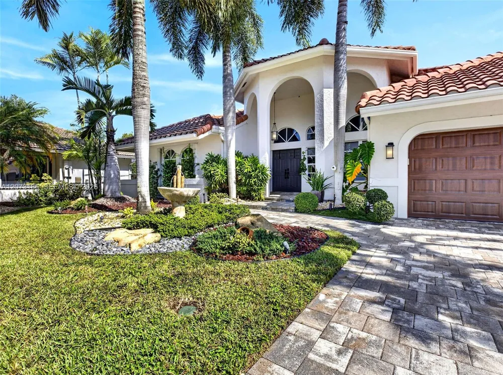 719 Crystal Ct Weston, FL 33326