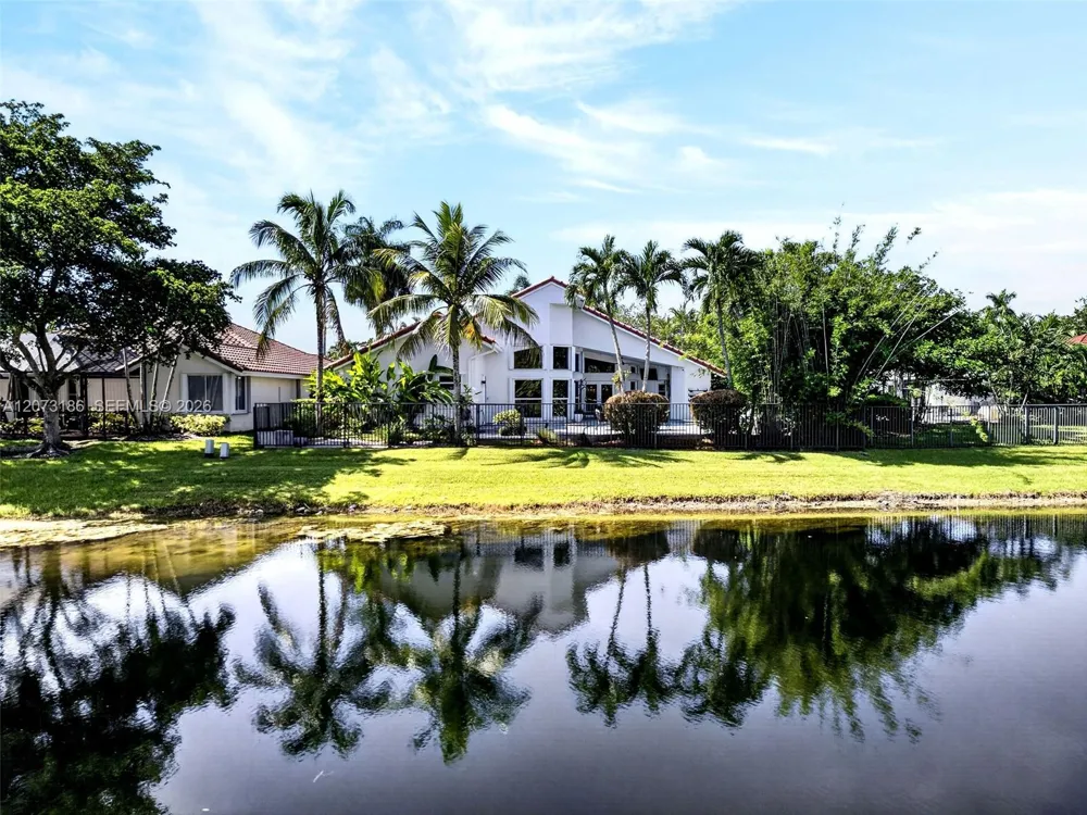 719 Crystal Ct Weston, FL 33326