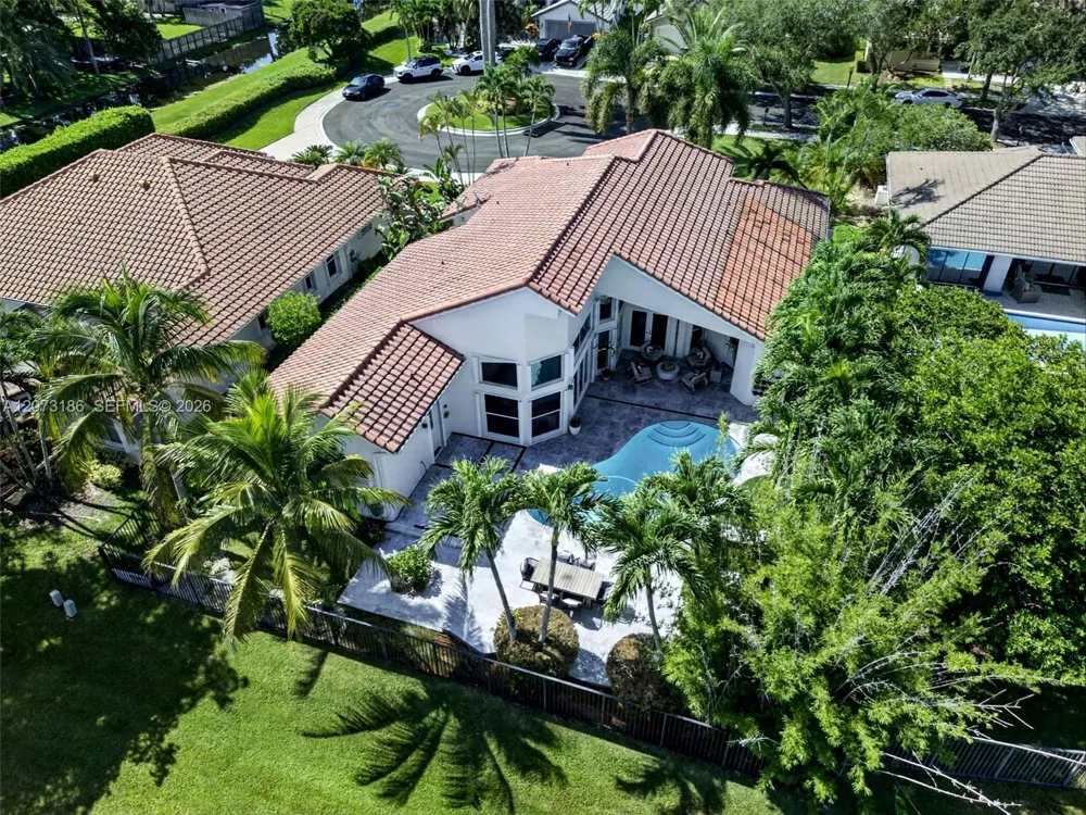 719 Crystal Ct Weston, FL 33326