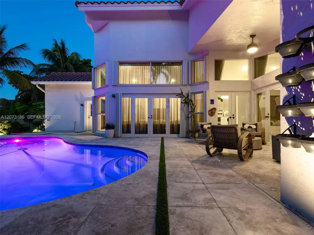 719 Crystal Ct Weston, FL 33326