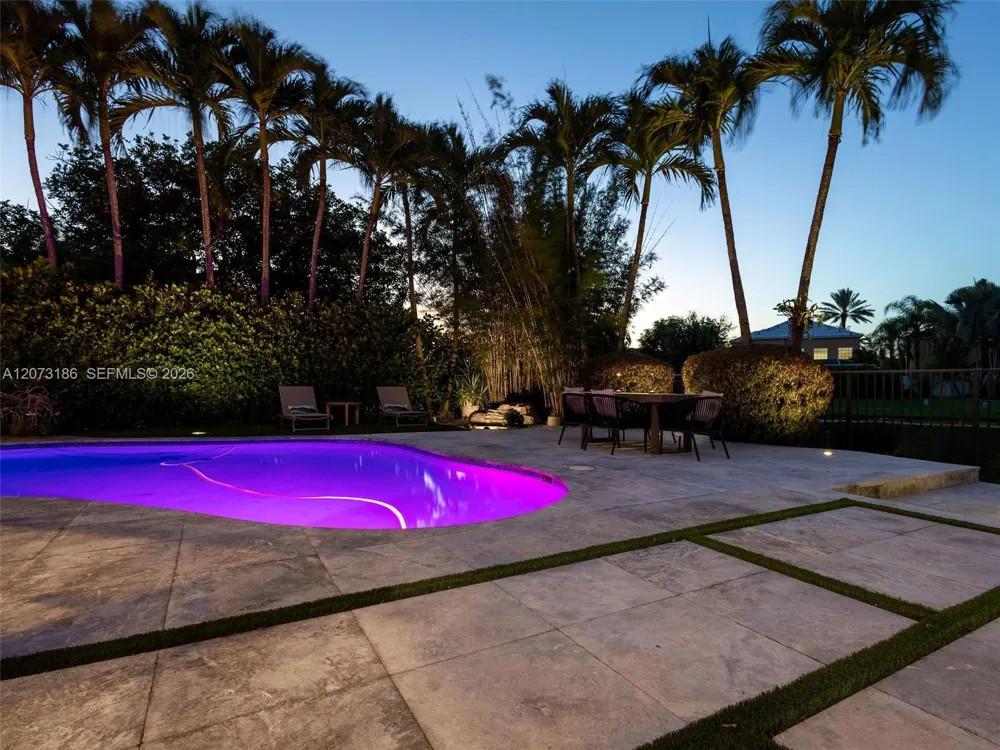 719 Crystal Ct Weston, FL 33326