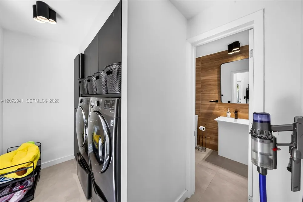 12555 SW 69th Ct Pinecrest, FL 33156
