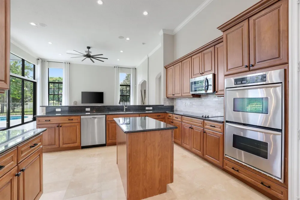 8977 Stone Pier Drive Boynton Beach, FL 33472