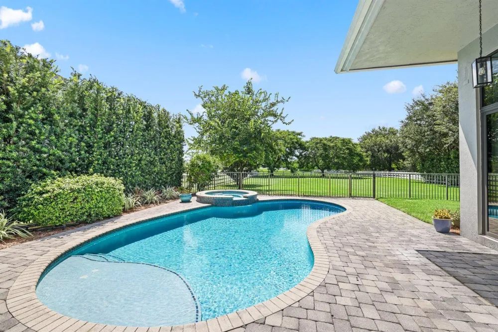 8977 Stone Pier Drive Boynton Beach, FL 33472