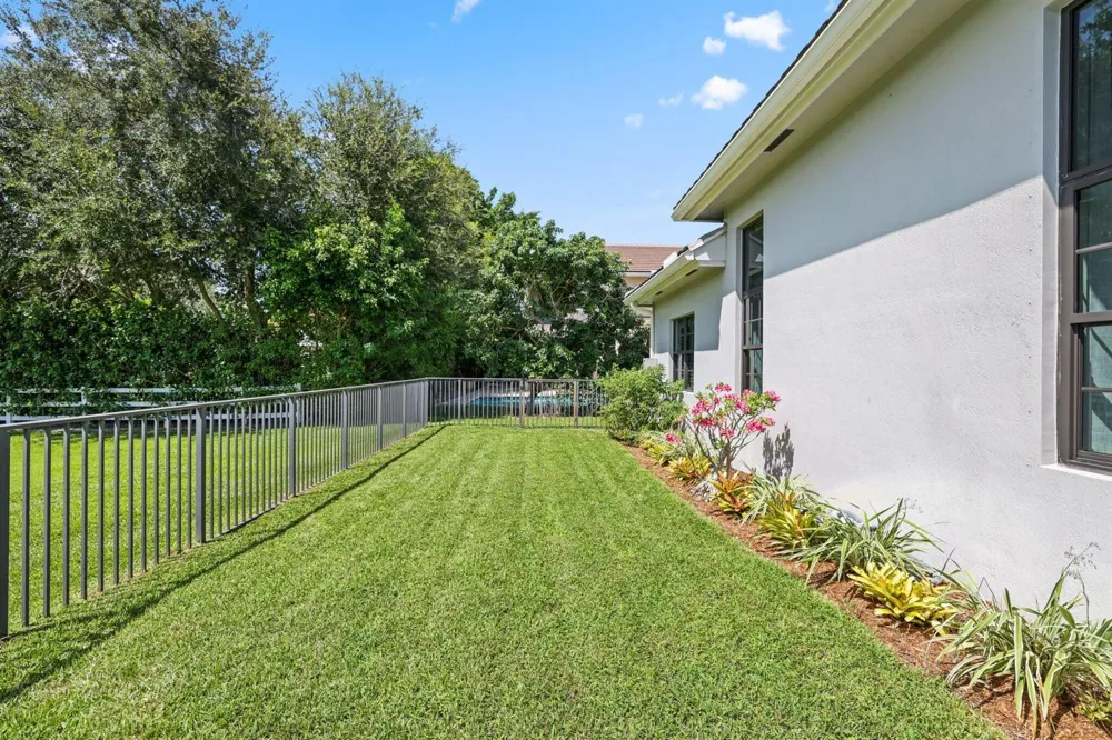 8977 Stone Pier Drive Boynton Beach, FL 33472