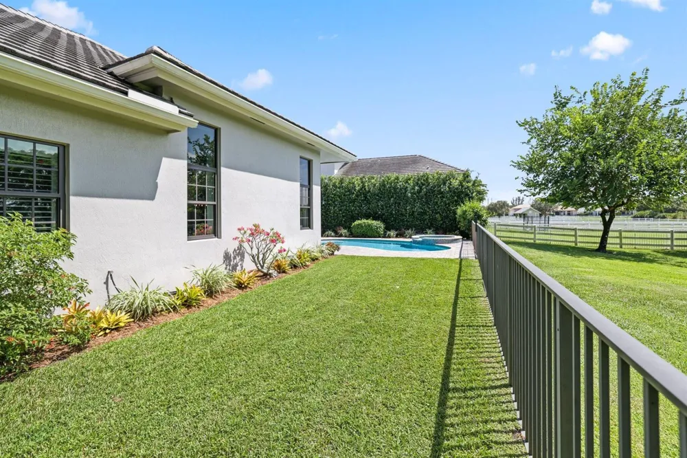 8977 Stone Pier Drive Boynton Beach, FL 33472
