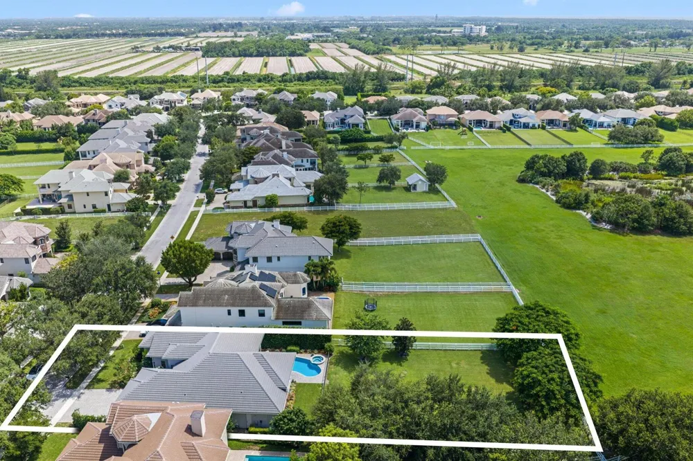 8977 Stone Pier Drive Boynton Beach, FL 33472