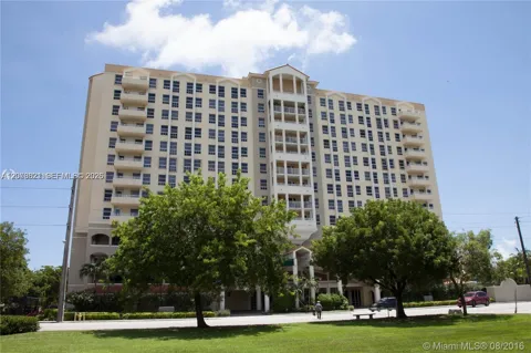 2351 Douglas Rd #909
