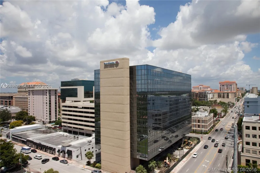 2351 Douglas Rd #909 Miami, FL 33145