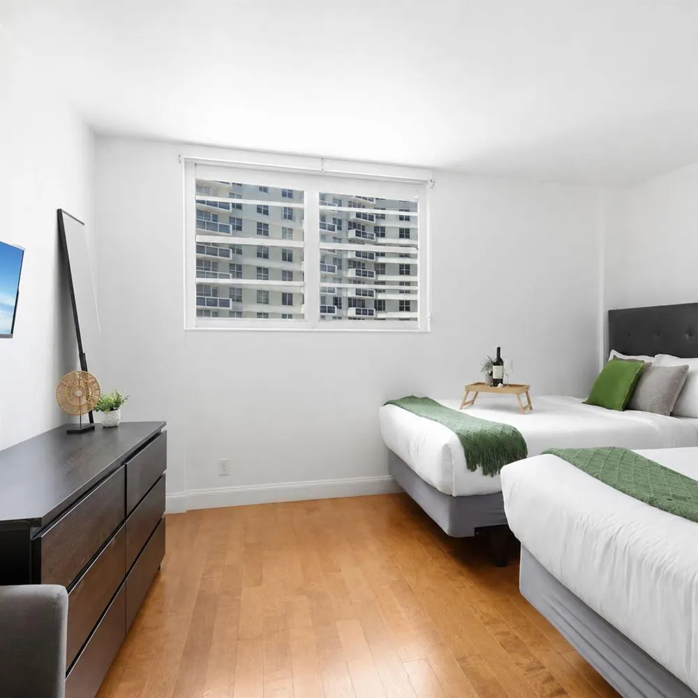 3801 S Ocean Drive #8b Hollywood, FL 33019