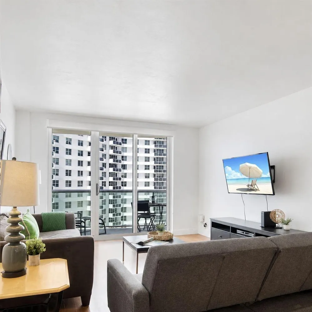 3801 S Ocean Drive #8b Hollywood, FL 33019